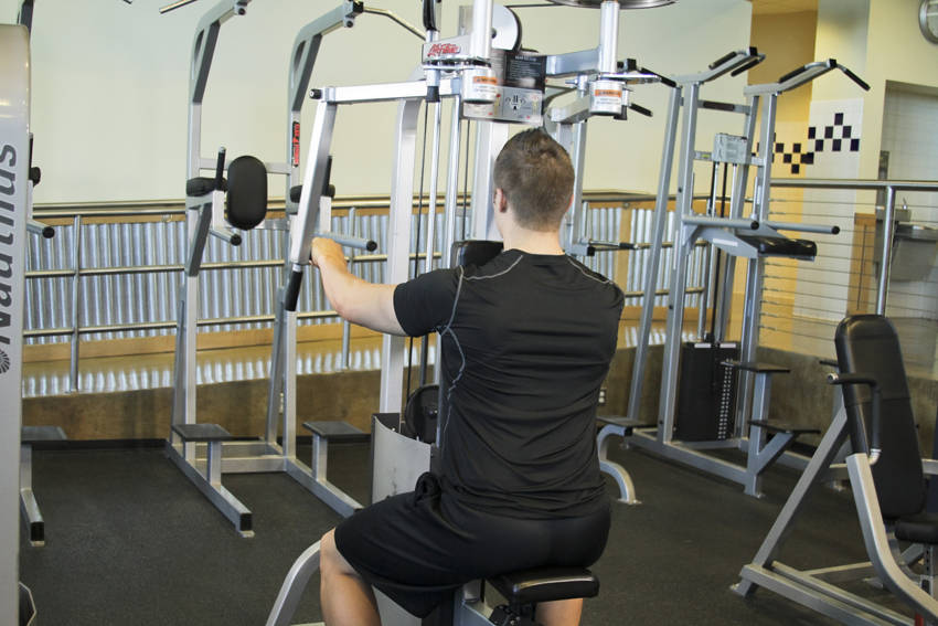 Reverse Pec Deck - Start position
