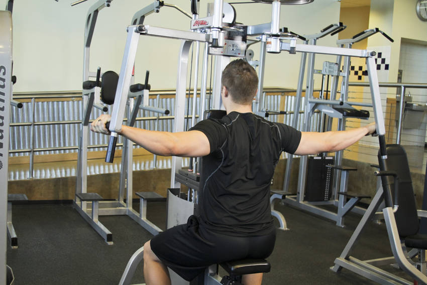 Reverse Pec Deck - Finish position
