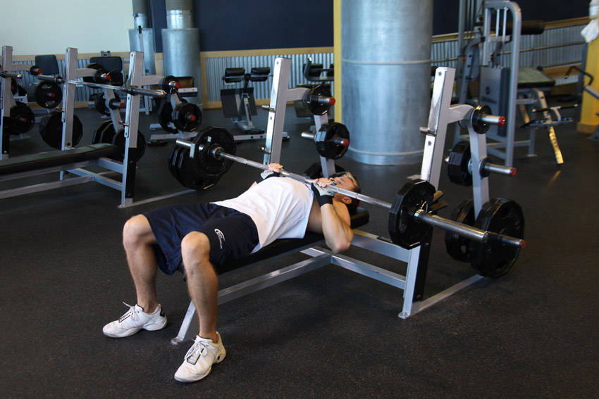 Close-Grip Bench Press - Start position