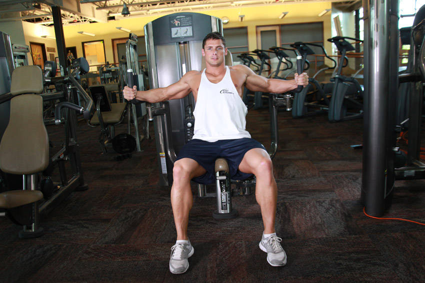 Pec Deck Fly - Finish position