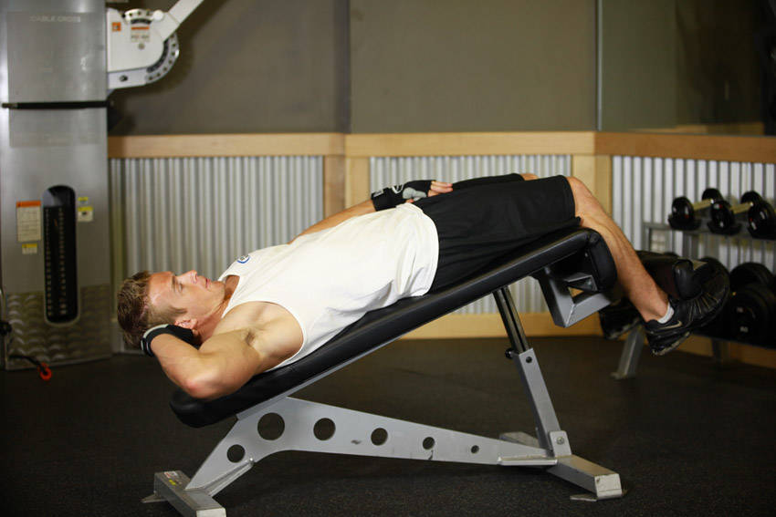 Decline Oblique Crunch - Start position