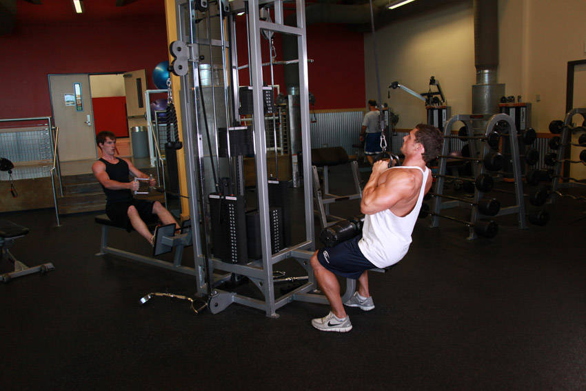 V-Bar Pulldown - Start position