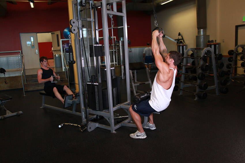 V-Bar Pulldown - Finish position
